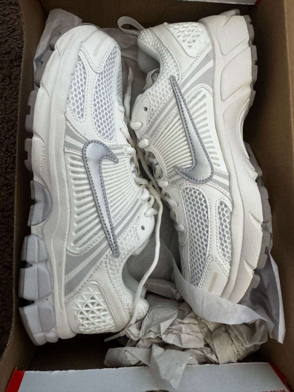 Nike Orange Box with White Label - Vomero 5 (GS)